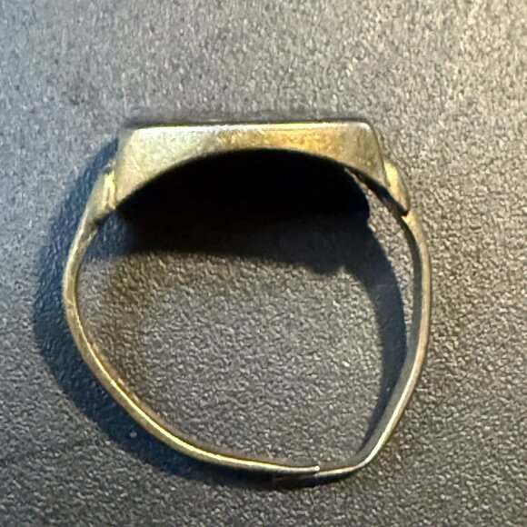 Mid-Century Ladies Ring with Initials 10k Yellow Gold with Broken Mend 1.9g - Picture 2 of 5